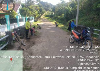 Peduli Lingkungan Bersih, Kepala Dusun Rumpia Desa Kamiri Gotong Royong Bersama Warga