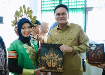 Hadiri Penammatan Siswa SMPN 18 Barru, Bupati Barru Ungkap Akan Bantu Renovasi Gedung