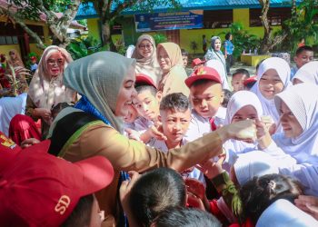 Pantau Pelaksanaan MPLS, Dokter Ulfah Pastikan Transisi Jenjang PAUD ke SD Menyenangkan Bagi Anak