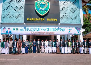 Bupati Pimpin Apel Hari Santri Tingkat Kab..Barru