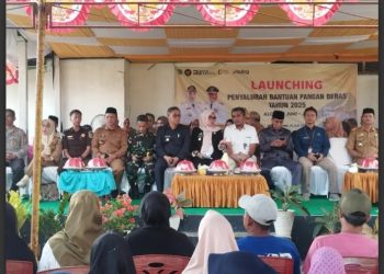 Bupati Andi Ina Kartika Sari Serahkan Bantuan Beras Juni-Juli 2025 Secara Simbolis