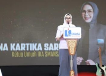 Bupati Barru Andi Ina Kartika Pimpin Pelantikan Pengurus IKA SMANSA Makassar
