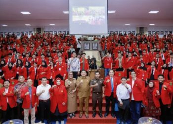 Dari Bangku Kuliah ke Pimpinan Daerah, Bupati Barru Andi Ina Kartika Sari Ajak Mahasiswa Baru Unhas Berkarya dengan Integritas