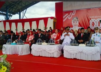 Khidmat! Ketua DPRD Barru Bacakan Teks Proklamasi di HUT ke-80 RI