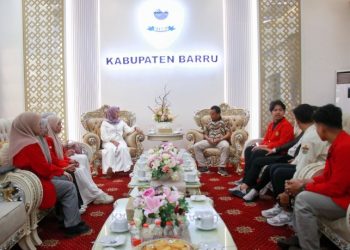 Bupati Andi Ina Terima BEM Kedokteran Unhas, Ajak Mahasiswa Barru Berkontribusi untuk Daerah