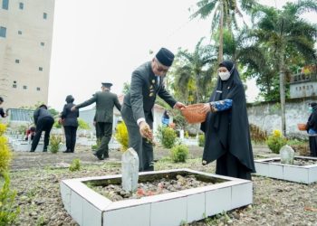 Usai Pimpin Upacara Hari Pahlawan, Wabup Barru Abustan Ikuti Ziarah Nasional di Tugu Pahlawan Barru