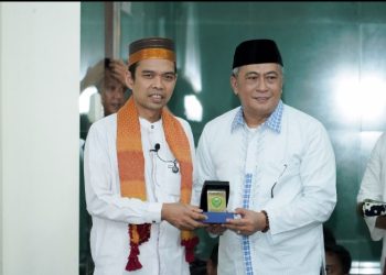 Tabligh Akbar Barru: UAS dan Nurdin Halid Disambut Ribuan Jamaah, Empat Warga Dapat Paket Umroh”