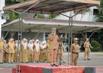 Pimpin Upacara Bendera, Bupati Andi Ina Pastikan TPP ASN Barru Aman dan Tekankan Disiplin Kerja