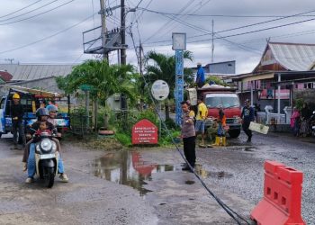 Bhabinkamtibmas Mangempang Sigap Amankan Lokasi Ledakan Travo di Jalan Tinumbu