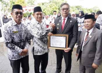 Hari Guru Nasional ke-80, Wabup Abustan Tekankan Peran Guru sebagai Penjaga Masa Depan Bangsa