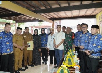 H. Salama Wakafkan Ambulans untuk Warga, Bupati Barru Apresiasi Niat Tulus Bertahun-Tahun