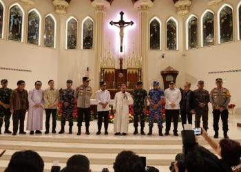 Kapolda Sulsel Bersama Forkopimda Pantau Kamtibmas Malam Perayaan Natal 2025 di Makassar