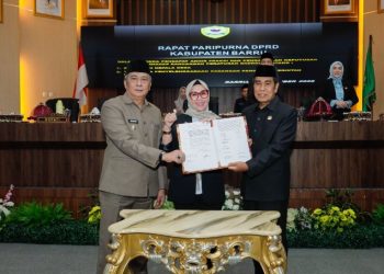 Pemkab dan DPRD Barru Tetapkan Dua Perda Strategis, Perkuat Demokrasi Desa dan Ketahanan Pangan Daerah