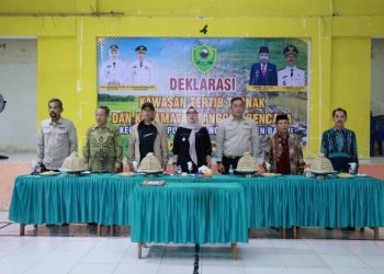 Bupati dan Wakil Bupati Barru Hadiri Deklarasi Kawasan Tertib Ternak dan Kecamatan Tangguh Bencana di Pujananting