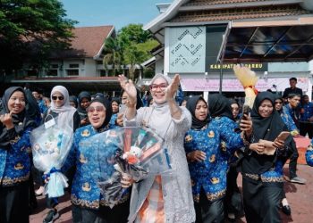 Bupati Barru Pimpin Upacara Hari Ibu ke-97, Serahkan 2.286 SK PPPK Paruh Waktu Tahun 2025