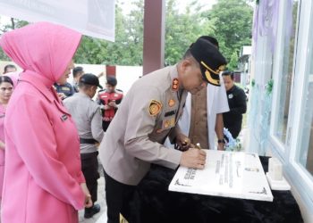 Didampingi Ketua Bhayangkari, Kapolres Barru Resmikan Klinik Tathya Draraka