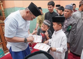 Wabup Barru Abustan A. Bintang Sosialisasikan Program Sekolah Rakyat Saat Safari Ramadan di Desa Lawallu