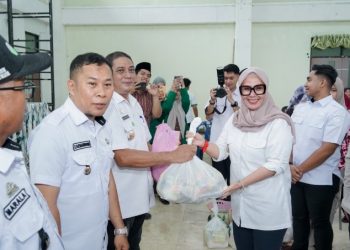 Pemkab Barru dan BAZNAS Salurkan 5.000 Paket Logistik Ramadan untuk Warga Kurang Mampu