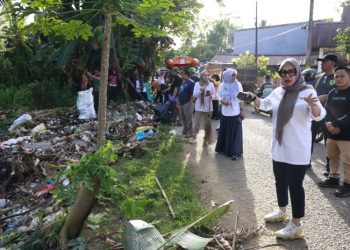 Bupati Barru Sidak Rabu Bersih di Tanete Rilau, Temukan Sungai Jadi ‘TPA’, Instruksikan Penanganan Cepat”
