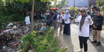 Bupati Barru Sidak Rabu Bersih di Tanete Rilau, Temukan Sungai Jadi ‘TPA’, Instruksikan Penanganan Cepat”