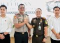 Kapolres Barru Beri Kejutan Ulang Tahun Kajari, Perkuat Sinergitas Penegak Hukum