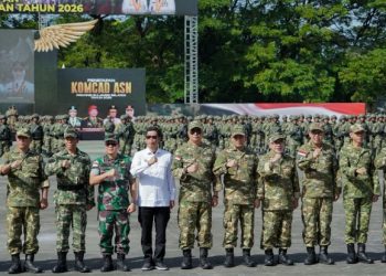 Wakil Bupati Barru Hadiri Penetapan 500 ASN Sulsel sebagai Komcad oleh Wamenhan RI   2. Sulsel Jadi Pelopor Komcad ASN, Wabup Barru Nyatakan Dukungan Penuh   3. Abustan A. Bintang Hadiri Penetapan Komcad ASN Pertama di Indonesia   4. Barru Kirim Dua ASN Jadi Komcad, Wabup Hadiri Penetapan di Karebosi   5. Wamenhan Apresiasi Sulsel Jadi Provinsi Pertama Bentuk Komcad ASN   6. Pemkab Barru Dukung Penguatan Bela Negara Lewat Komcad ASN   7. Wabup Barru Saksikan Penetapan 500 ASN Sulsel sebagai Komponen Cadangan   8. Sulsel Cetak Sejarah Nasional, Barru Turut Ambil Bagian dalam Komcad ASN 2026   9. Barru Kini Miliki 37 Anggota Komcad, Bukti Komitmen Bela Negara   10. Hadiri Penetapan Komcad ASN, Wabup Barru Dorong ASN Berjiwa Disiplin dan Nasionalis
