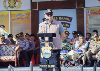 Lebih Runyam dari Pilkada,” Wabup Barru Pimpin Apel Pergeseran Pasukan Pengamanan 12 Desa