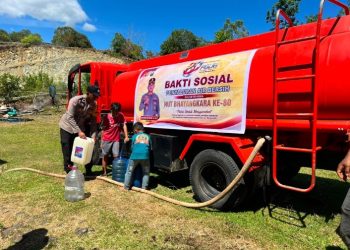 Hari Bhayangkara ke-80, Polres Barru dan BPBD Salurkan Air Bersih untuk Warga Terdampak Kekeringan