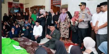 Bupati Barru Melayat ke Rumah Duka Kades Terpilih Desa Jangan-Jangan, Sampaikan Duka Mendalam