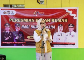 Bupati Andi Ina dan Kapolres Barru Resmikan Rumah Bedah untuk Warga Takkalasi