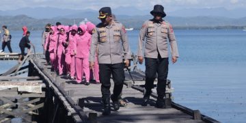 Sambut Hari Bhayangkara ke-80, Polres Barru Salurkan Bantuan Sembako untuk Warga Pulau Panikiang