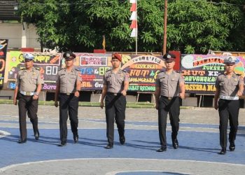 Kapolres Barru Pimpin Upacara Kenaikan Pangkat, 27 Personel Terima Penghargaan