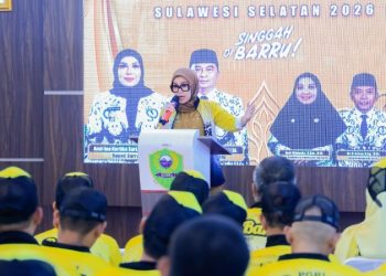 Bupati Andi Ina Lepas 250 Atlet dan Ofisial PGRI Barru