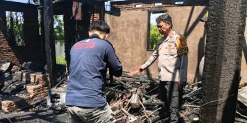 Respons Cepat Polri, Kebakaran Rumah Panggung di Tanete Rilau Berhasil Dipadamkan