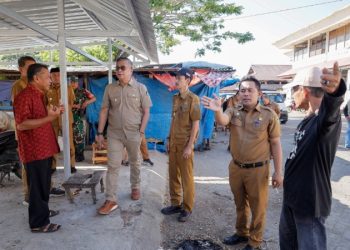 Wabup Abustan Tinjau Pasar Pekkae, Perintahkan Akses Utara Dibuka Kembali