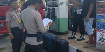 Kapolsek Tanete Rilau Cek Langsung SPBU Lipukasi, Pasokan BBM Dipastikan Mencukupi