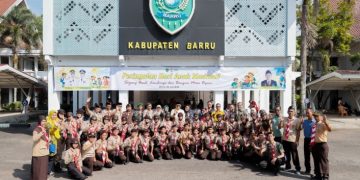 Wabup Abustan Motivasi Kontingen Pramuka Barru, Target Tampil Kompak di Jamnas 2026