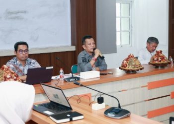 Audiensi dengan Mahasiswa, Sekda Barru Tegaskan Pemkab Terbuka Revisi Regulasi Beasiswa
