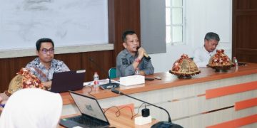 Audiensi dengan Mahasiswa, Sekda Barru Tegaskan Pemkab Terbuka Revisi Regulasi Beasiswa