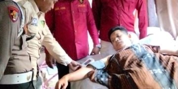 Wujud Kepedulian, Sidokkes Polres Barru Kunjungi Anggota yang Jalani Pemulihan Pascabedah