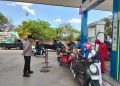 Polres Barru Pastikan Ketersediaan BBM Aman, Personel Polsek Barru Cek Stok di SPBU Siawung