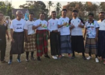 Unik! Pakai Sarung, Tim KONI Barru Taklukkan Tim Asisten III Lewat Adu Penalti