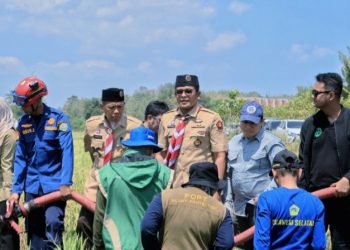 Kapolres Barru Salurkan Bantuan Air ke 20 Hektare Sawah Terdampak Kekeringan di Balusu
