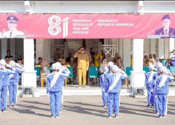 Gerak Jalan HUT RI ke-81 di Barru Semarak, Yel-Yel dan Aksi Kreatif Pelajar Bikin Warga Antusias