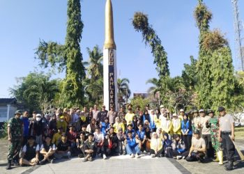 Bukan Sekadar Bersih-Bersih, Karya Bakti di TMP Barru Jadi Wujud Penghormatan kepada Pahlawan