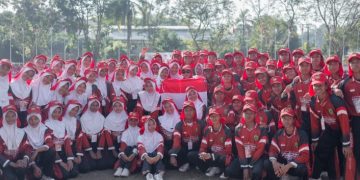 Bupati Barru Serahkan 50 Bendera Merah Putih, Semarak HUT RI ke-81 Makin Bergelora