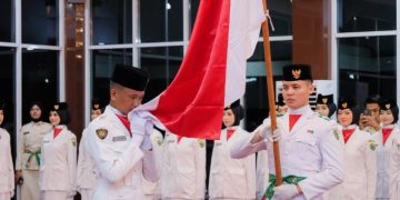 Bupati Barru Pimpin Langsung Pengukuhan Calon Paskibraka di Baruga Singkerru Adae