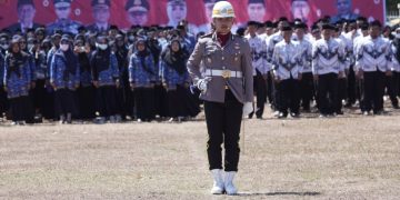 Komandan Upacara HUT ke-81 RI di Barru Sukses Jalankan Tugas, Lulusan Akpol 2023 Ini Dapat Apresiasi Langsung Bupati, Wakil Bupati dan Kapolres