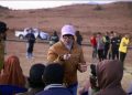 Bupati Barru Peduli Warga, Nenek Kursiah Diperiksa Kesehatan dan Diberi Sarung di Tengah Dingin Lappa Laona