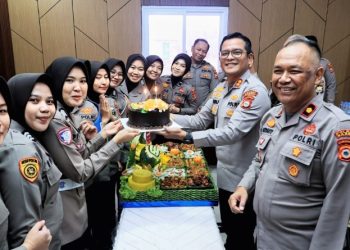 Pimpin HUT ke-78 Polwan, Kapolres Barru Tekankan Profesionalisme dan Integritas